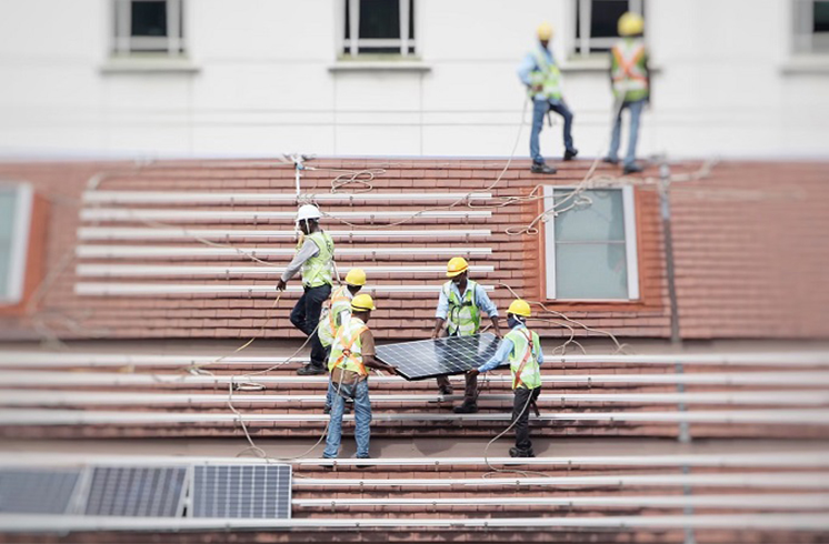 Comment choisir des solutions commerciales d'énergie solaire?