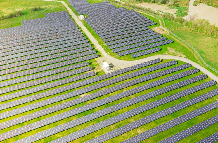 Maximisation de l'utilisation de l'énergie solaire avec PV panneaux solaires