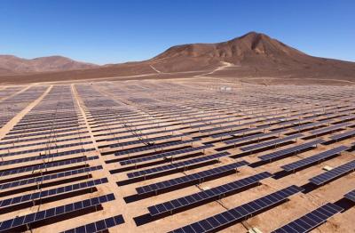 Une température plus élevée conduise-t-elle à une plus grande production d'énergie solaire?