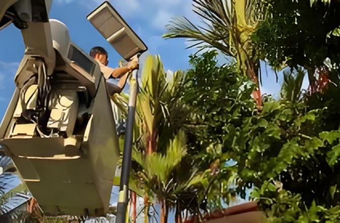 210 ensembles de lampadaires solaires tout-en-un en Malaisie
