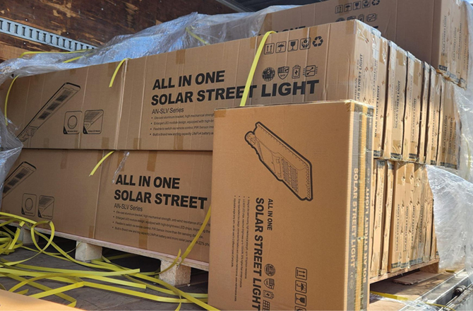 100 ensembles de lampadaires solaires SLZ aux Philippines