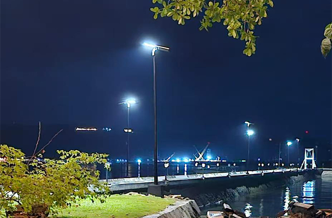 Anern fournit 21 ensembles de lampadaires solaires SLZ2-120W pour un projet de développement rural aux Philippines