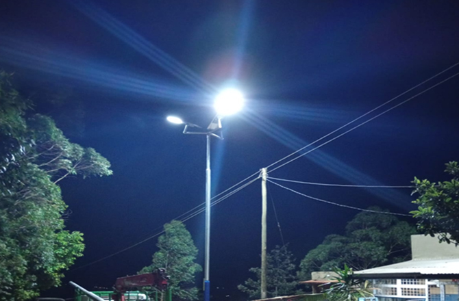 Lampadaires solaires tout-en-un Anern SLV 150W au Kenya