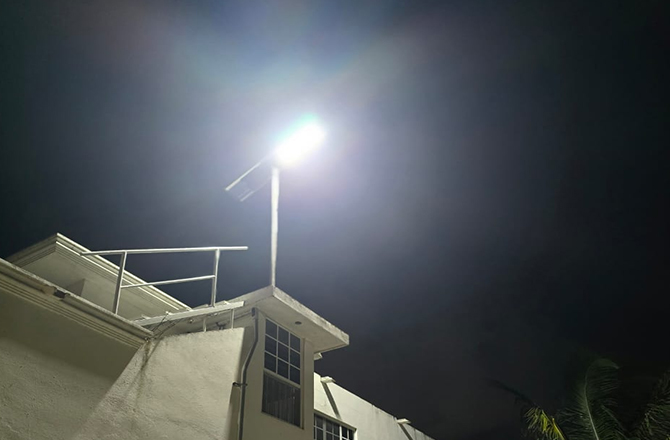 Lampadaires solaires Anern SLZ2‑200W dans le projet d'éclairage routier au Mexique