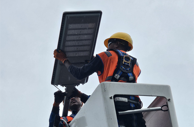 Lampadaires solaires tout-en-un Anern ISSL‑C 150W en Indonésie
