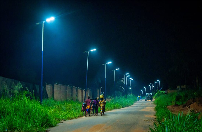Les lampadaires SLV d'Anern ont été très bien accueillis sur le marché nigérian